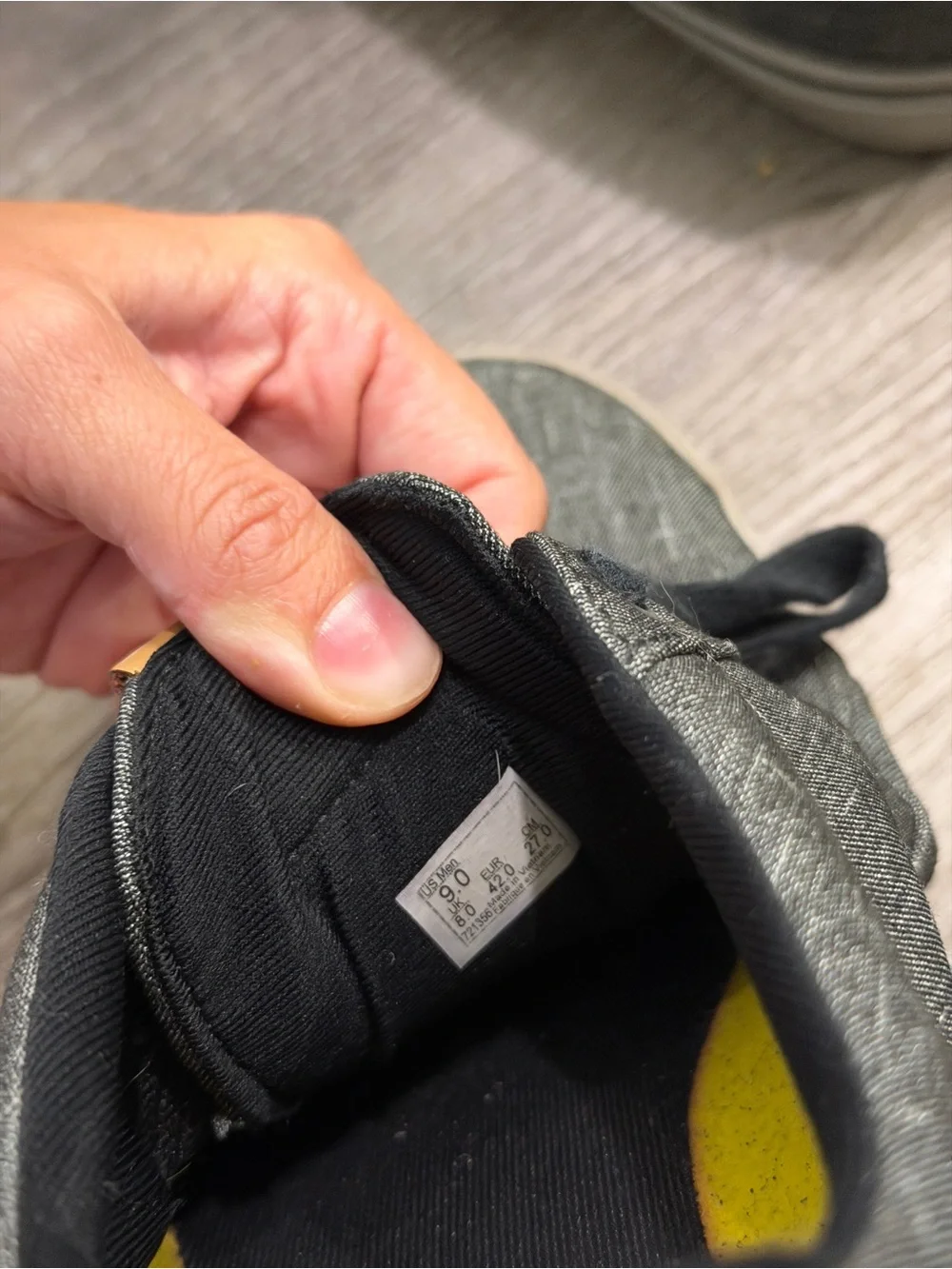 Vans Men’s Low-Top Sneakers in Charcoal